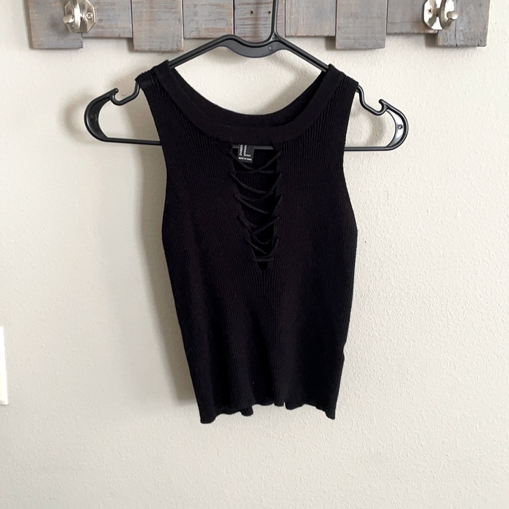 Black cutout tank top!